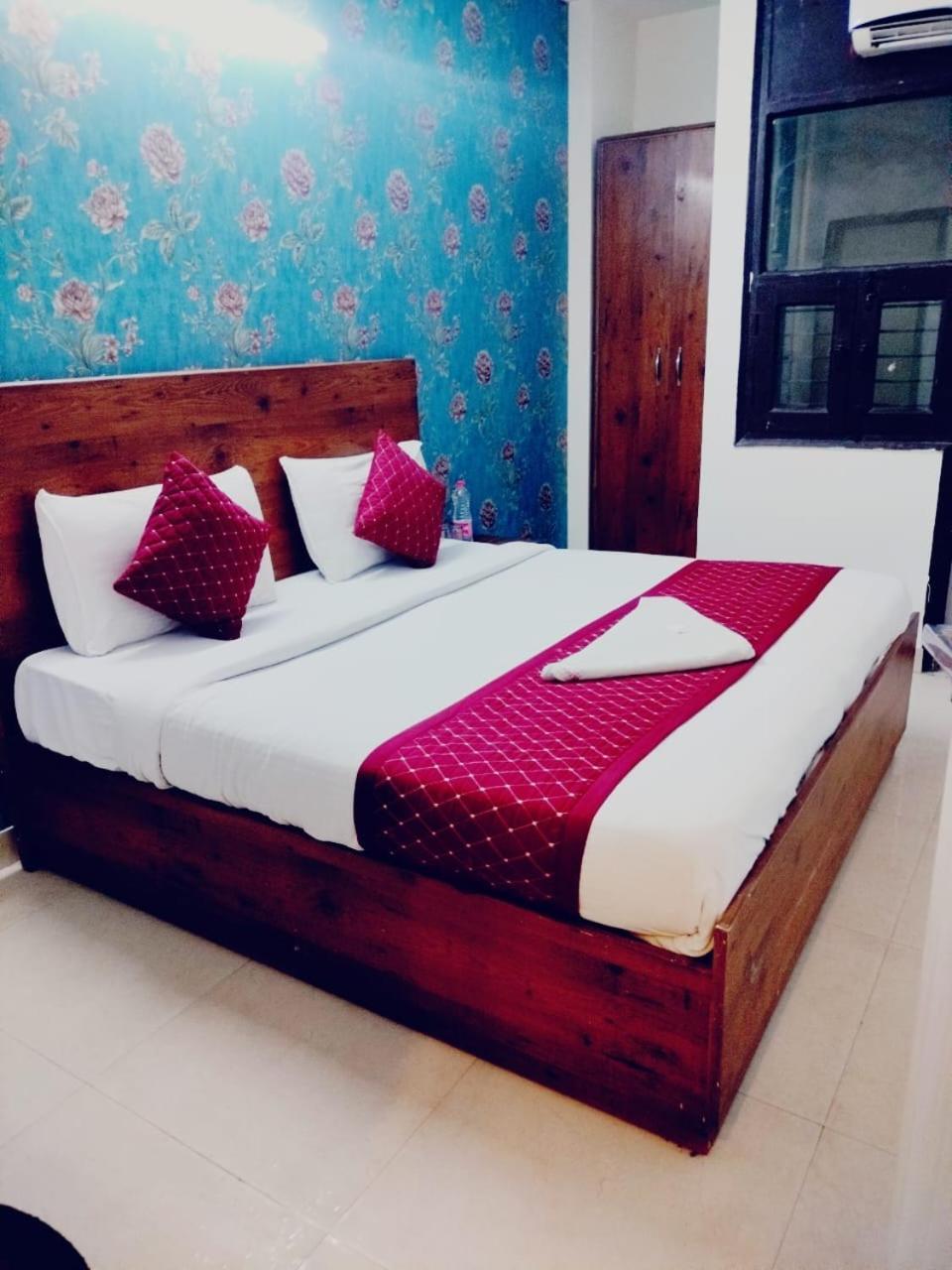 Hotel Admiral Delhi Airport New Delhi