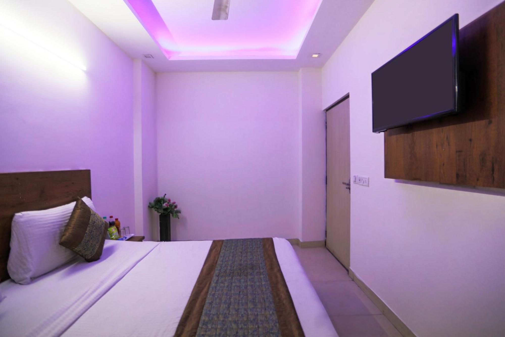 Admiral Delhi Airport Hotel