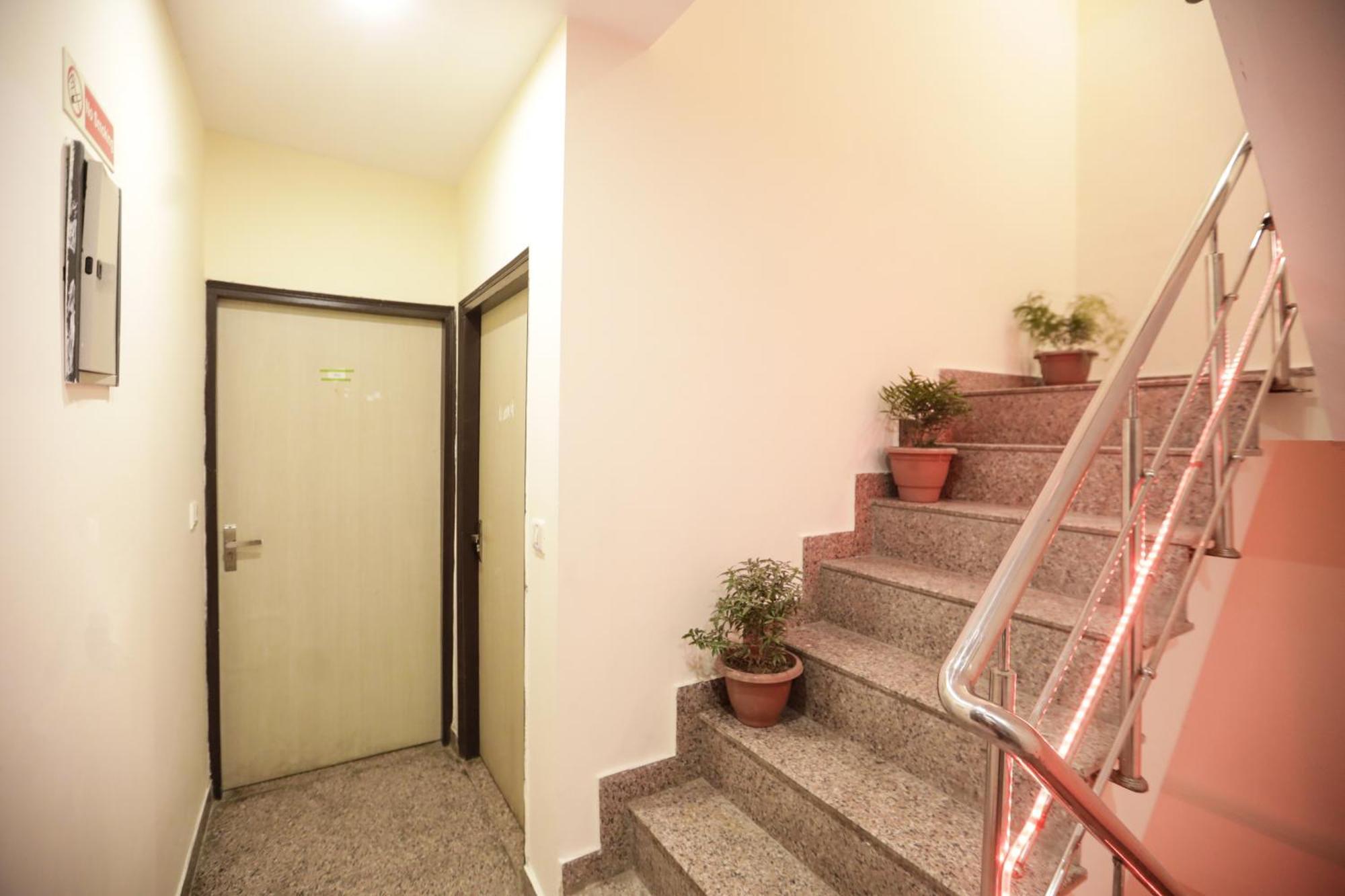 Admiral Delhi Airport Hotel 3*